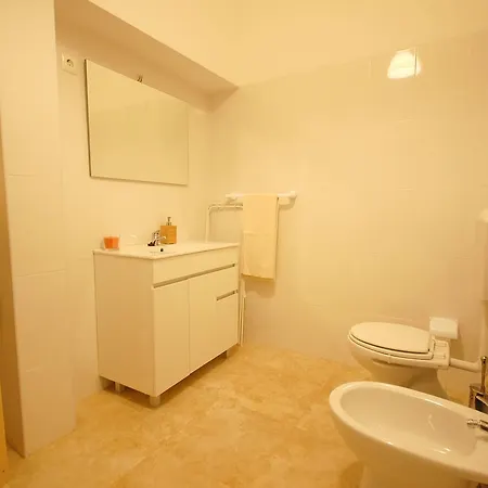 Διαμέρισμα Secret Studio In Janelas Verdes *